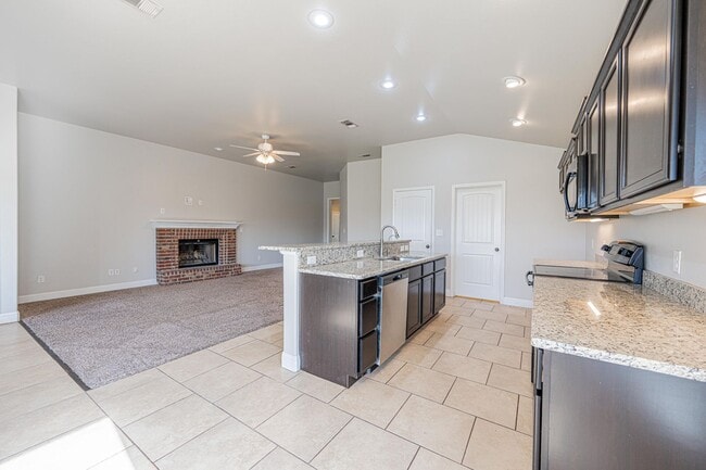 Building Photo - Property For Lease in Odessa