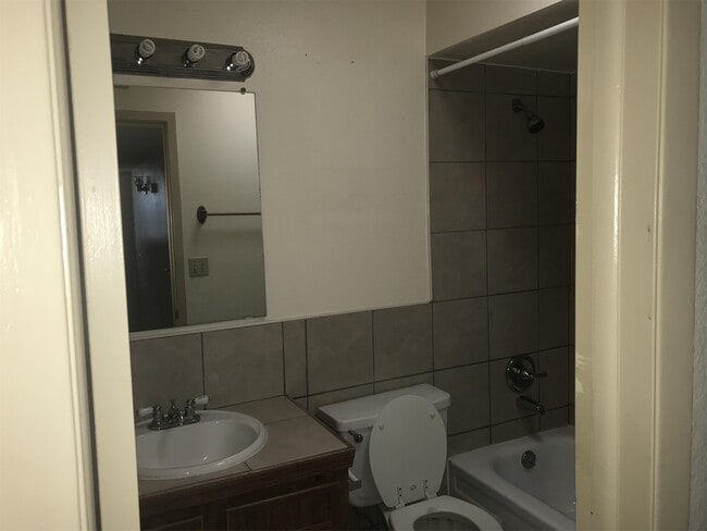 Building Photo - 10628 B SPRINGWOOD