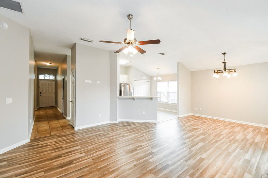 Building Photo - 45098 Amhurst Oaks Dr