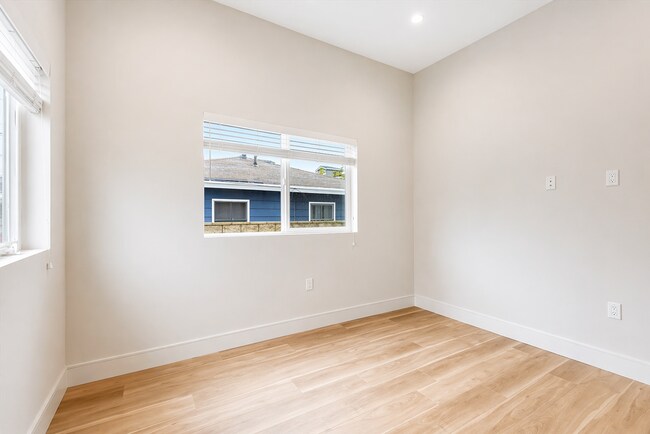 Building Photo - Firmona B