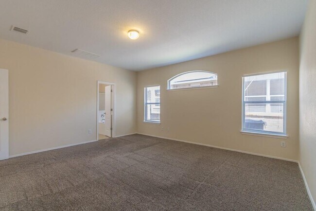 Building Photo - 2013 Rachel Ln