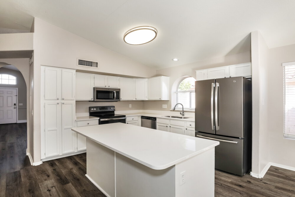 Building Photo - 4243 E Balsam Ave