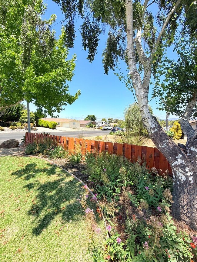 Building Photo - Cozy Studio Unit in Lompoc – Utilities Inc...