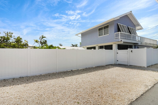 Building Photo - 53 Barry Ave