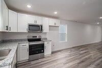 Building Photo - Live Brand-New in Hickory – Modern 3BR Tow...