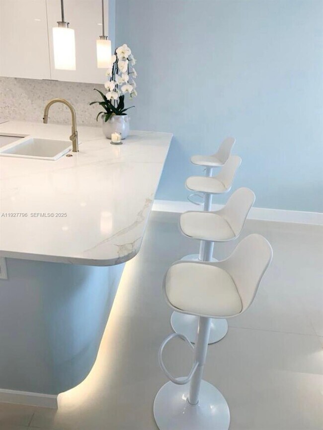 Building Photo - 3580 S Ocean Blvd