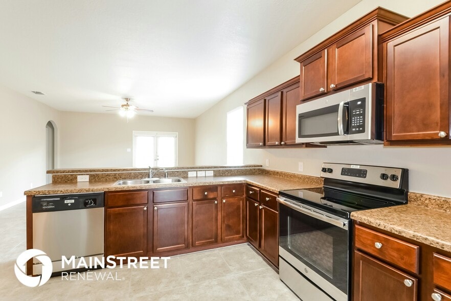 Building Photo - 6323 Sinclair Rd