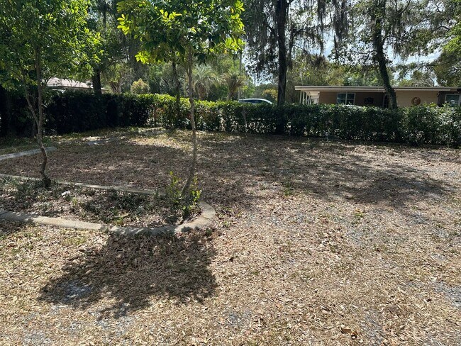 Building Photo - Eustis - 3 Bedroom, 1 Bathroom – $1795