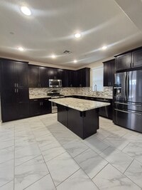 Building Photo - Gorgeous 4bd/2.5ba Two Story Home In Roseville!