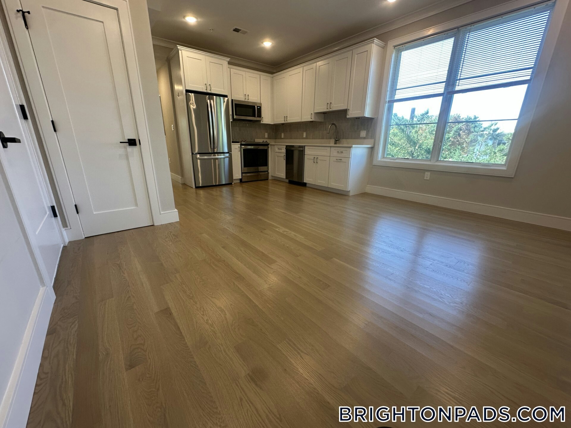 Building Photo - 104-106 Warren St.