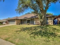 Building Photo - Look at this beautiful home!! 4 bed, 3 full baths!