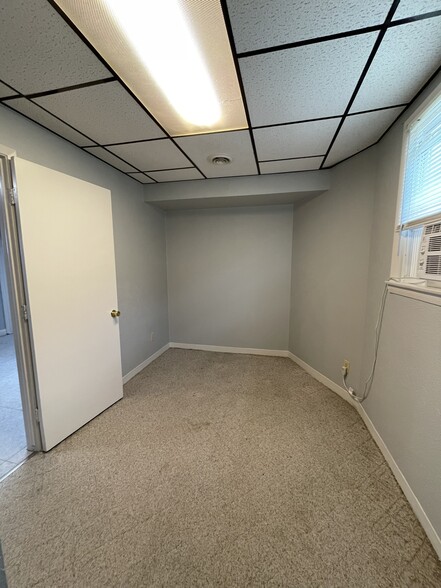 Building Photo - 1009 Spring St