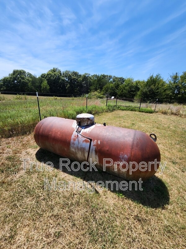 Building Photo - 10639 County Rd 3600