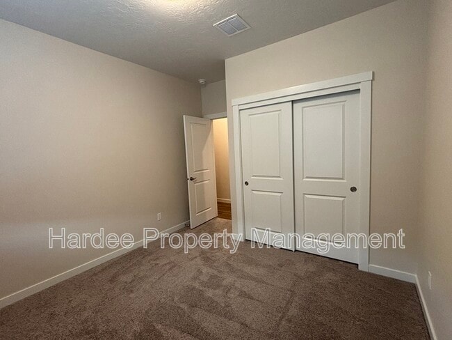 Building Photo - 1878 W Blue Lightning St