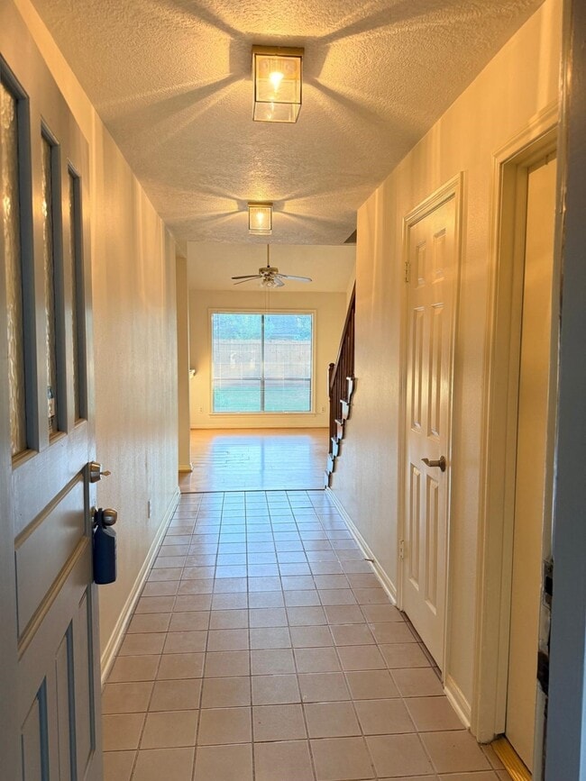 Building Photo - 16214 Dunmoor Dr