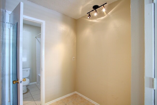 Building Photo - N. Cooper Duplex