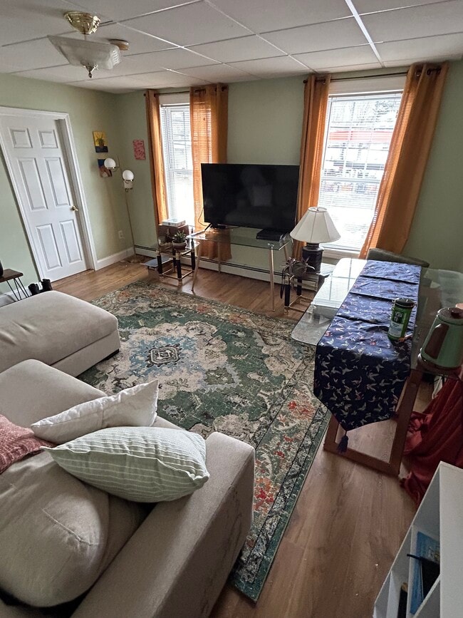 Primary Photo - 303 Locust St