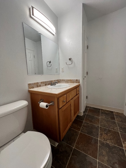 Building Photo - 17260 SW Heritage Ct