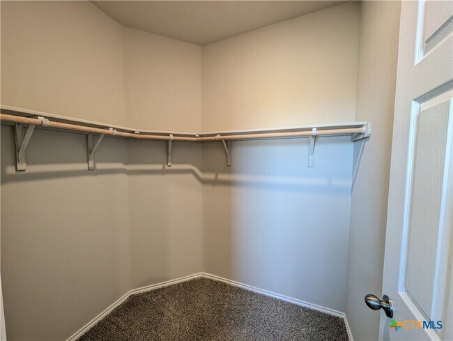 Building Photo - 1134 Stone Vly Rd