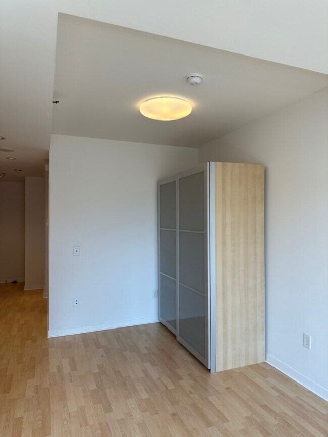 Building Photo - 650 Turk St