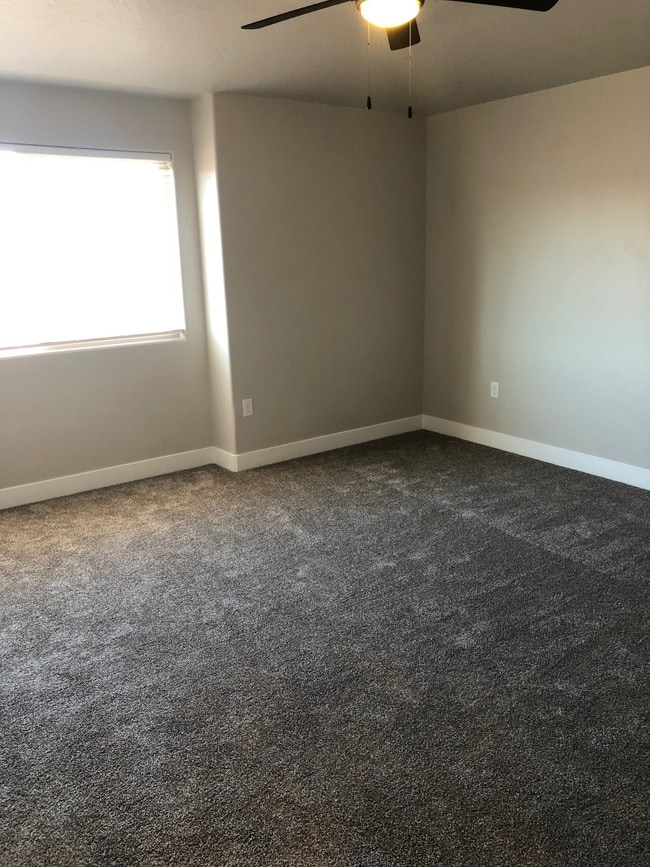 Building Photo - 655 S Malorie Wy