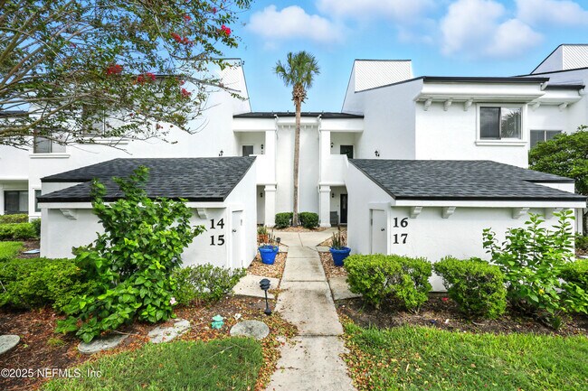 Building Photo - 16 Cove Rd