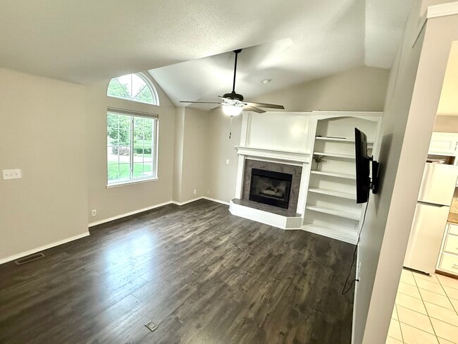 Building Photo - 421 Stoney Point Cir