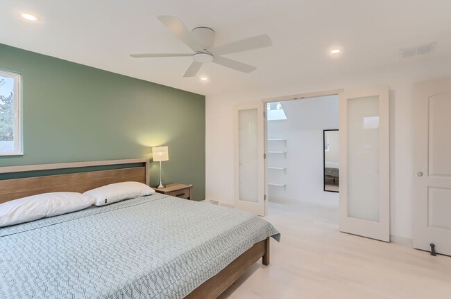 Building Photo - Basement Bedroom