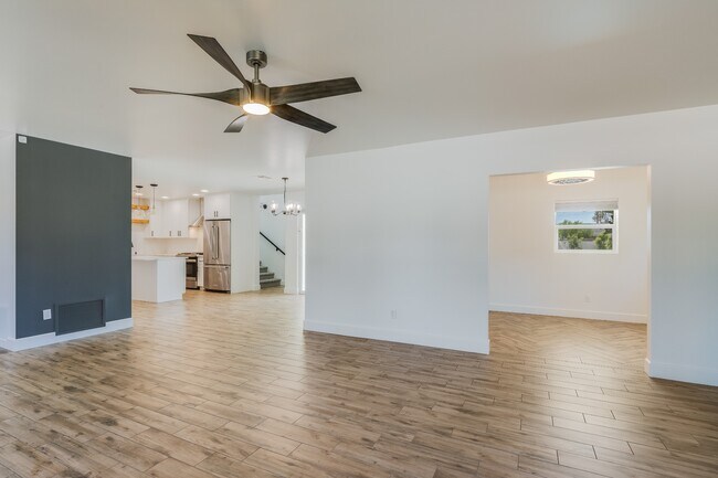 Building Photo - 4427 E Turney Ave