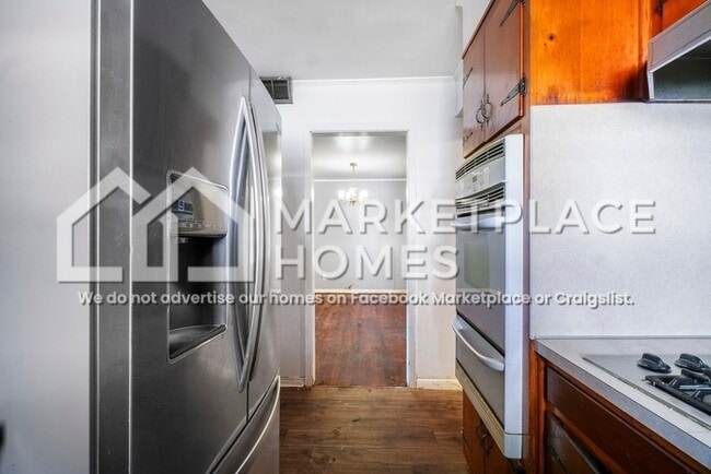 Building Photo - 208 Webb Ave