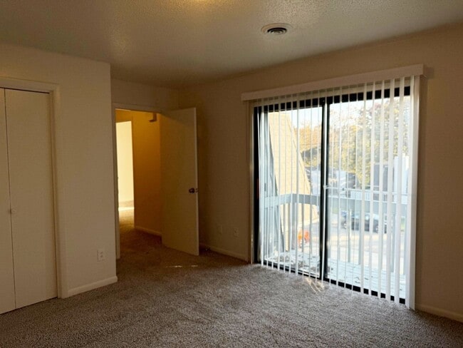 Building Photo - 505 Cross Creek Rd