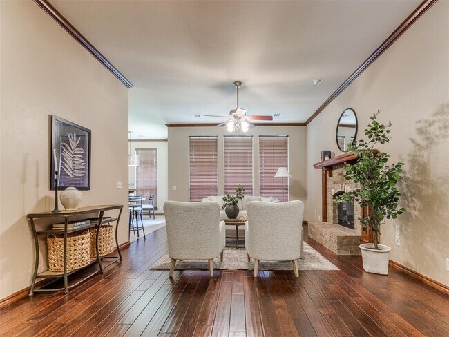 Building Photo - 16616 Hardwood Pl