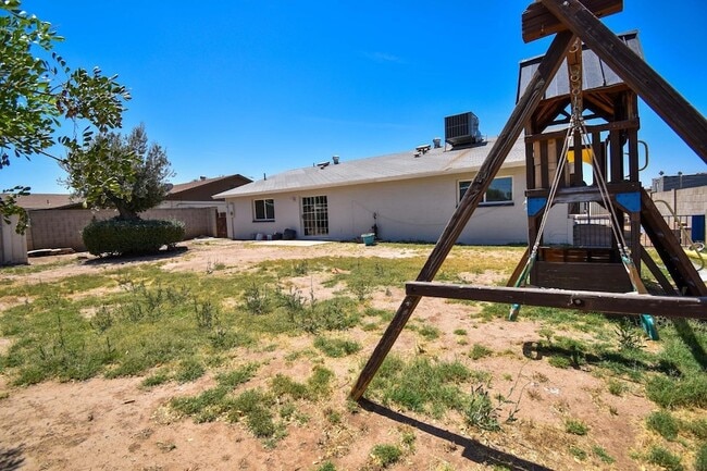 Building Photo - 6819 N 64th Ave