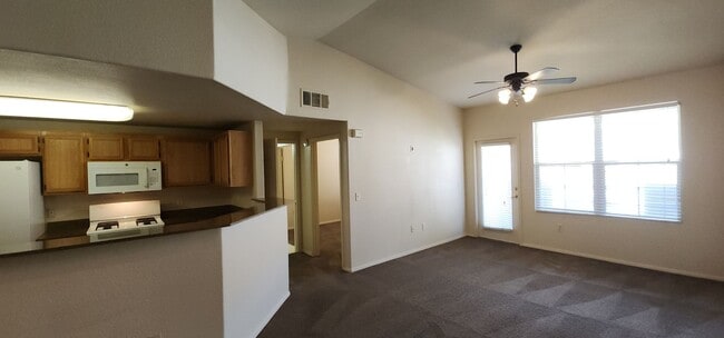 Building Photo - Fantastic 2Bed/2Bath Condo in Southwest Area