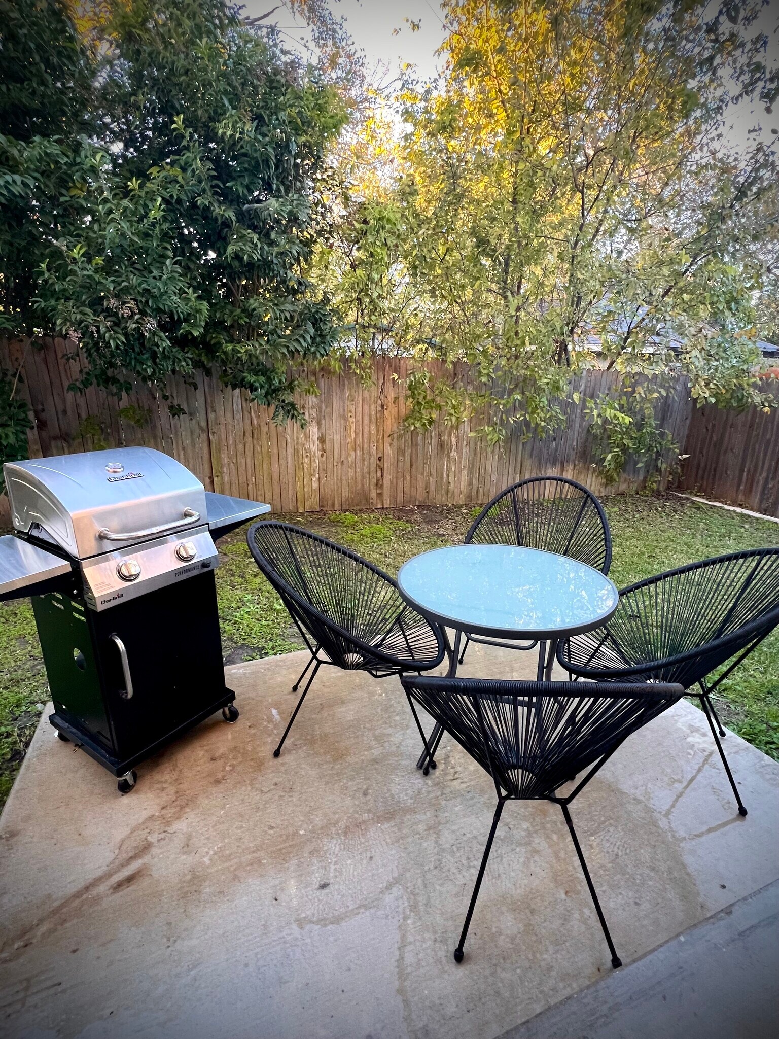 Building Photo - 6908-2 Carver Ave