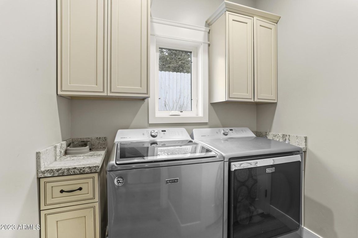 Building Photo - 414A W Frontier St