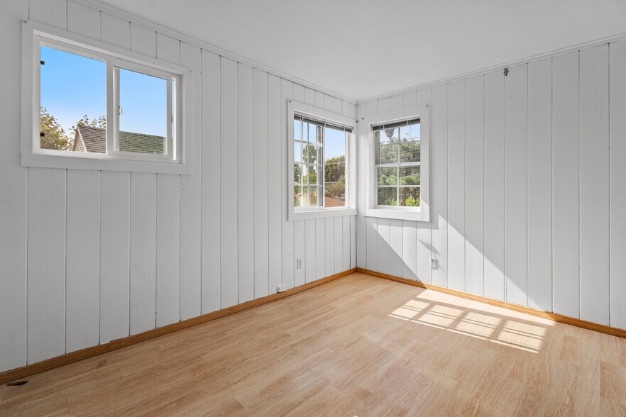 Building Photo - 1635 McCollum St