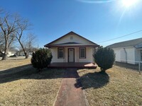 Building Photo - One-story home with front porch