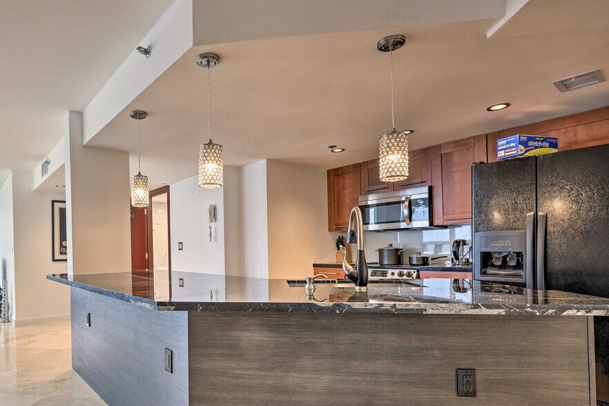 Building Photo - 1717n N Bayshore Dr