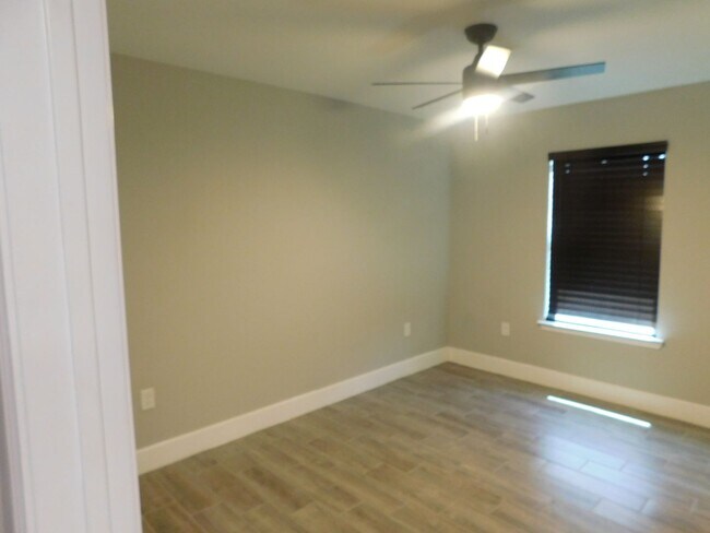 Building Photo - 2023 Beautiful 3 bedroom 2 bath