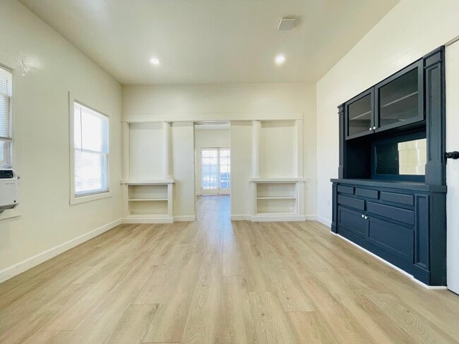 Building Photo - 3990 4th St