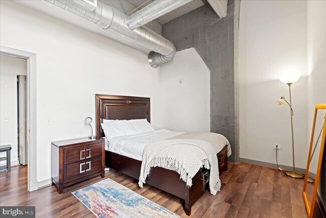 Building Photo - 511 N Broad St