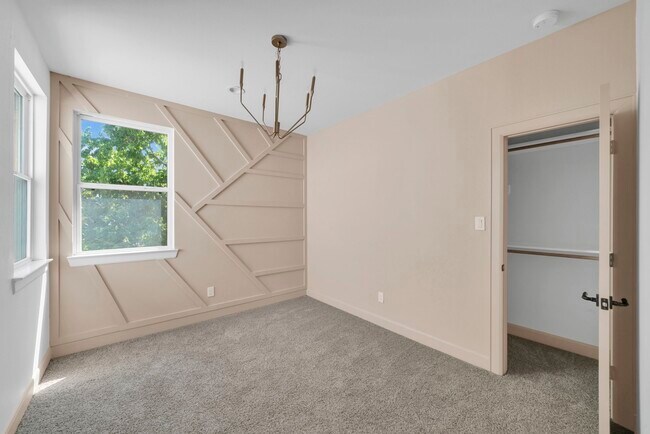 Building Photo - 9551 Neuens Rd
