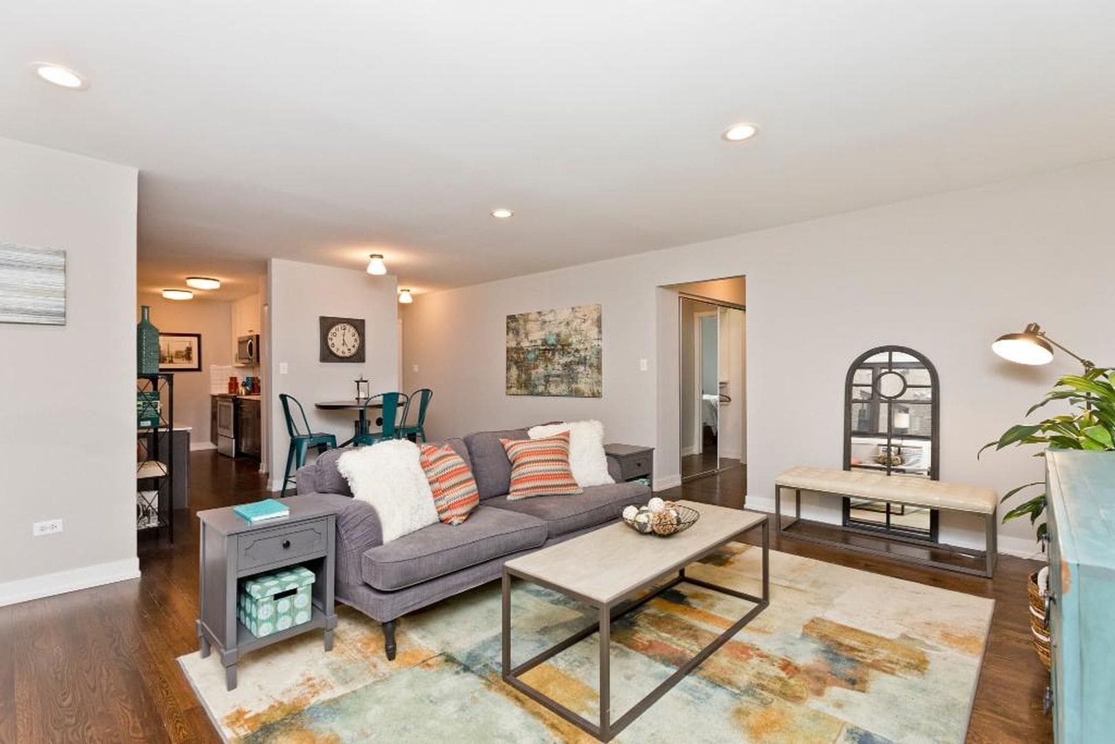 Building Photo - 5510 N Sheridan Rd