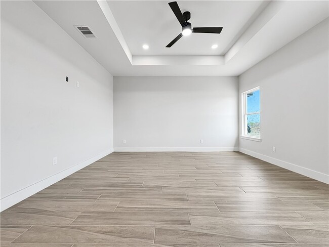 Building Photo - 6222 Sadie St