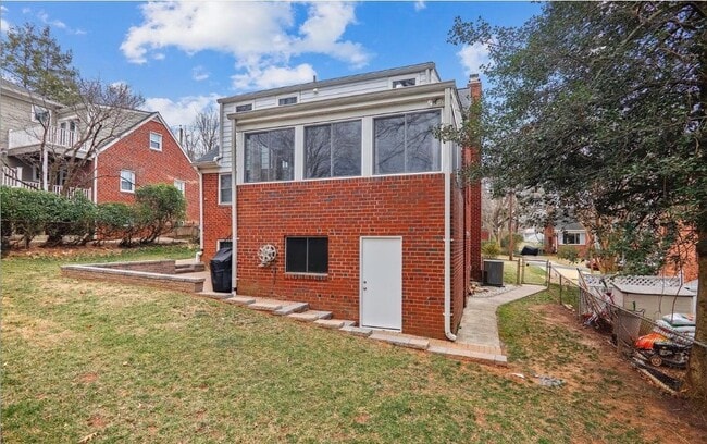 Building Photo - 4409 Westbrook Ln