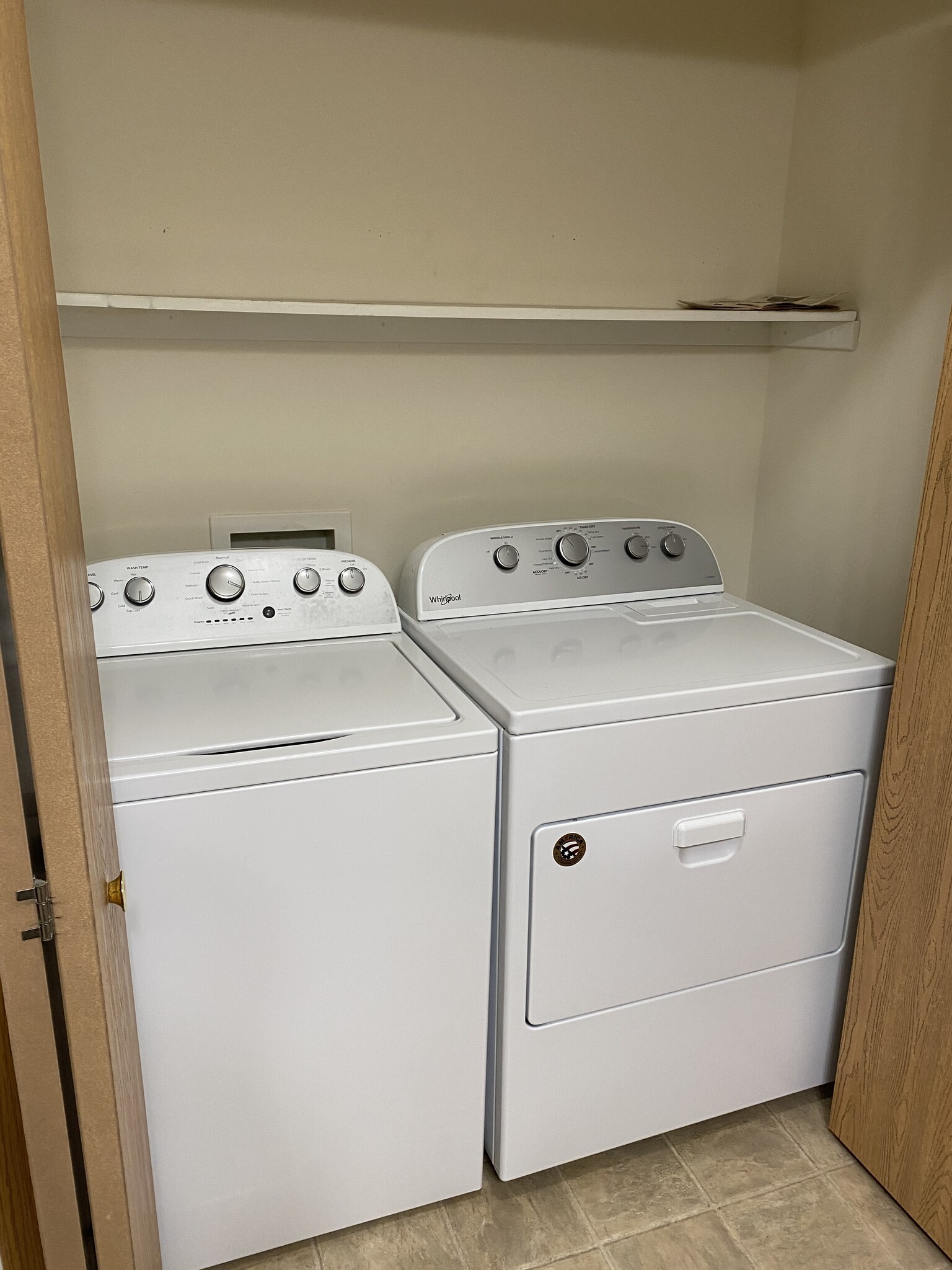 Full size w/d in unit - 230 Hilldale Dr