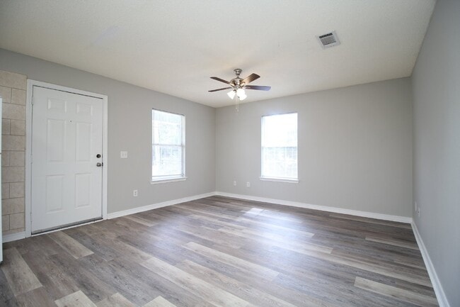 Building Photo - Updated 3BD Patio Home in Gulf Breeze High...