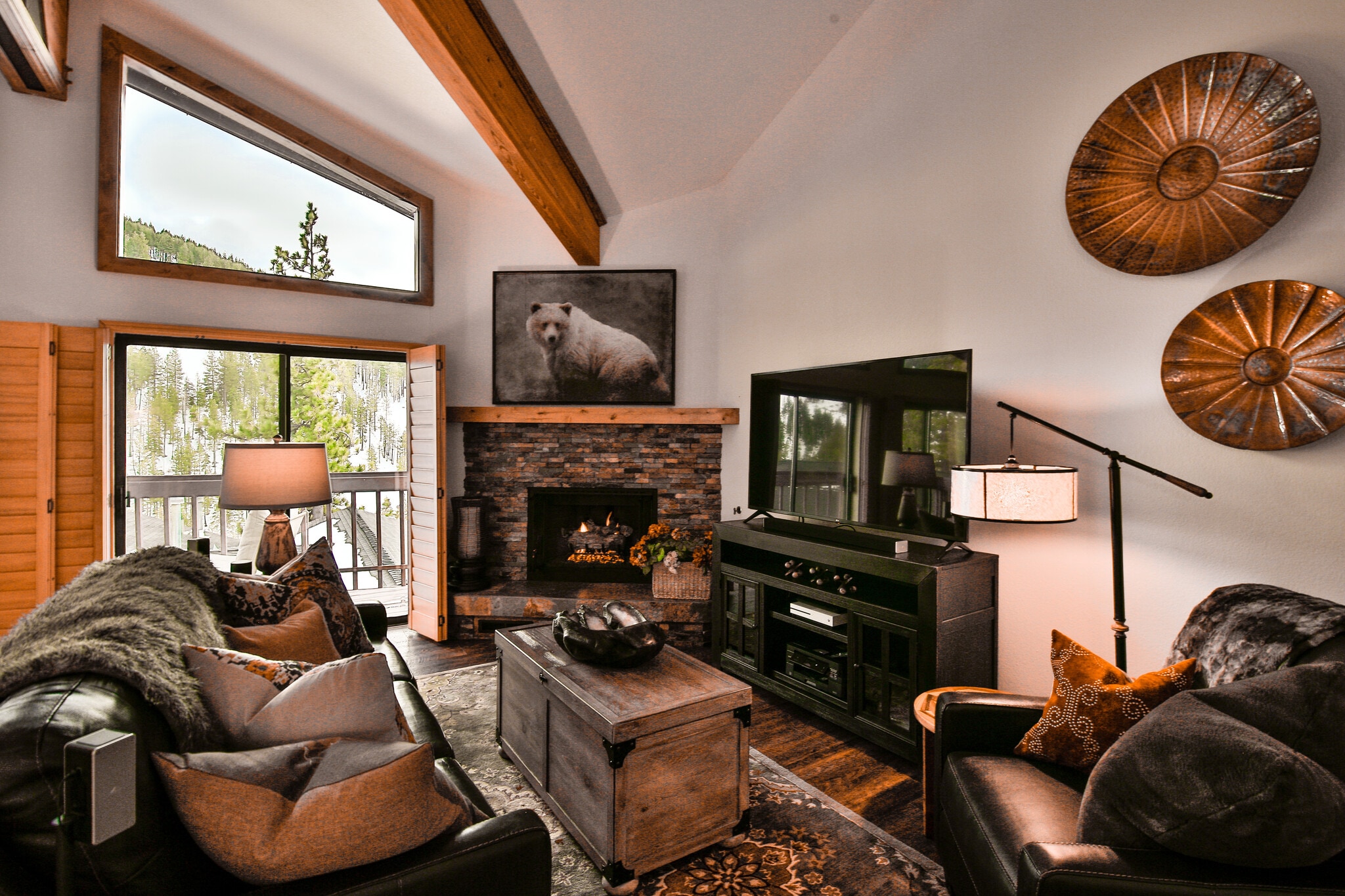 Living - 400 Fairview Blvd
