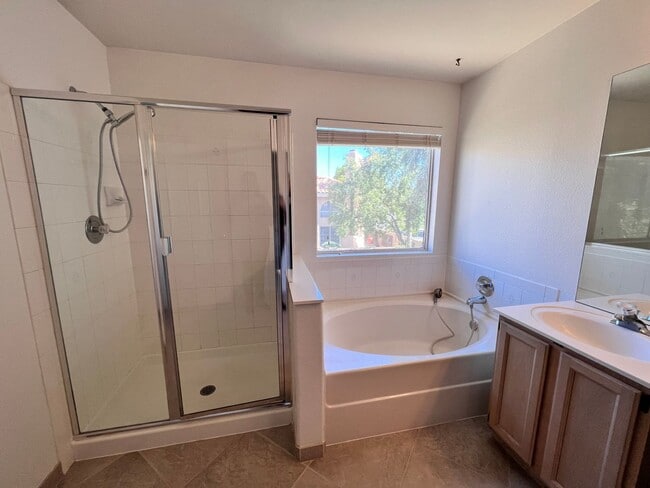 Building Photo - Ahwatukee Charmer!